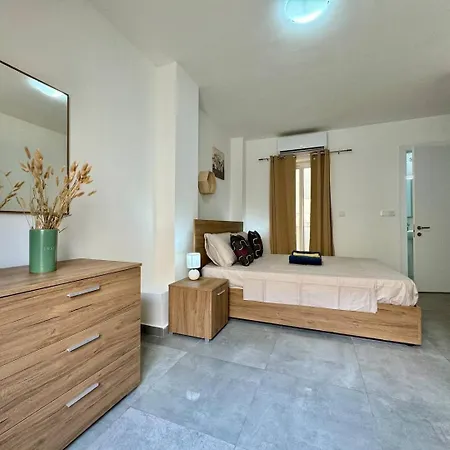 Апартаменты Mive-delux Three Bedroom In Марсаскала